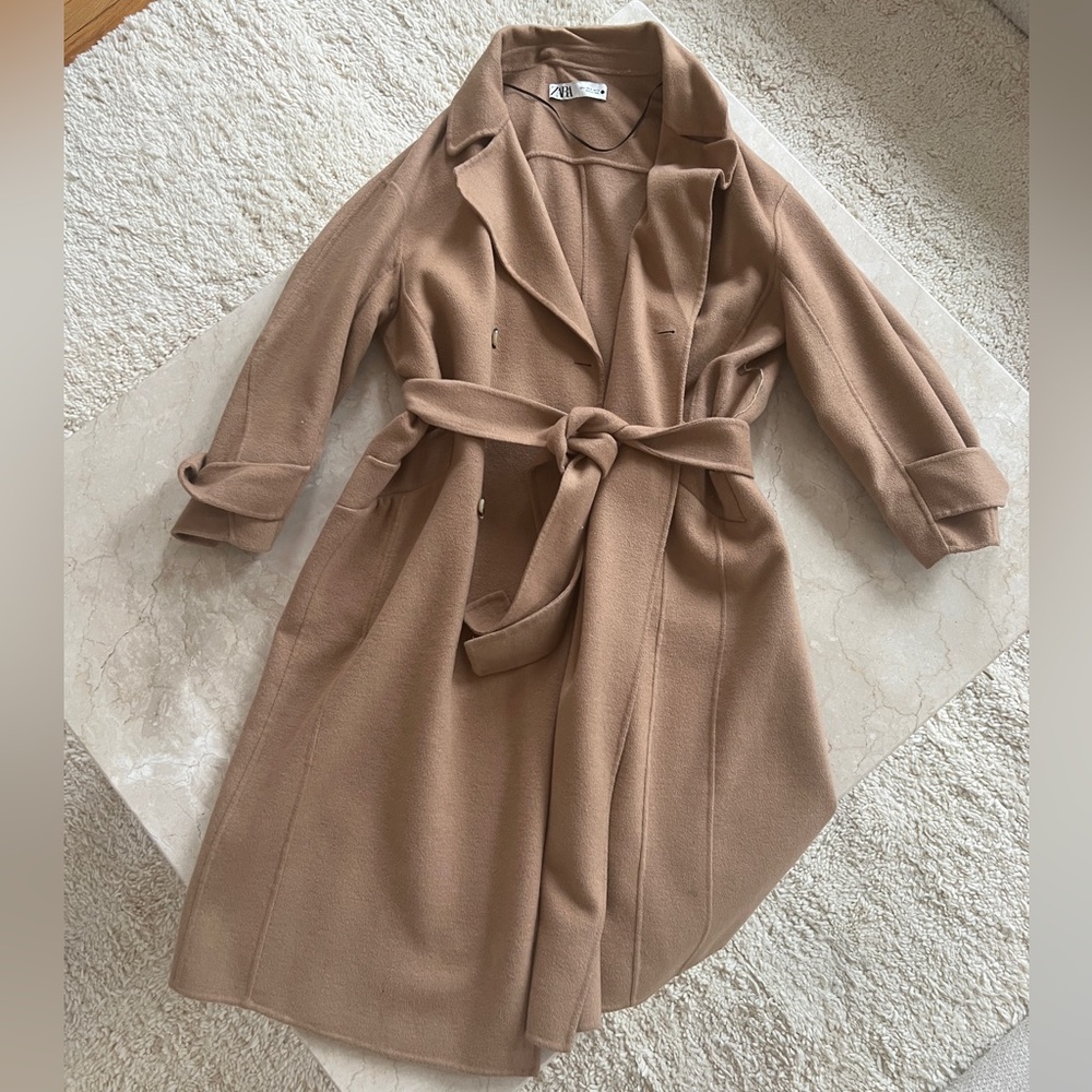 Zara camel robe coat. Fits slightly oversized for style. Size M